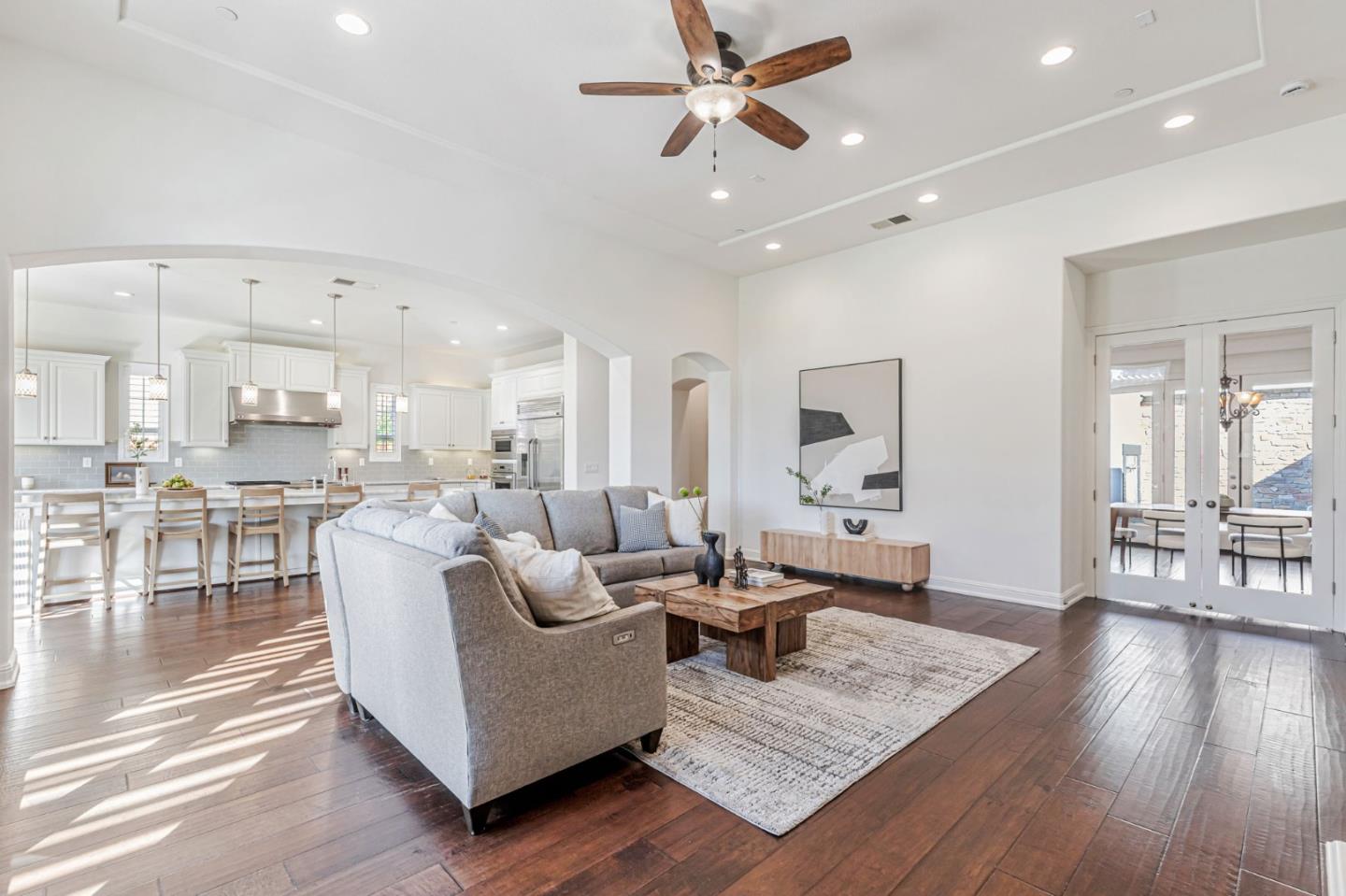 Detail Gallery Image 17 of 70 For 325 Peebles Ave, Morgan Hill,  CA 95037 - 5 Beds | 3/1 Baths