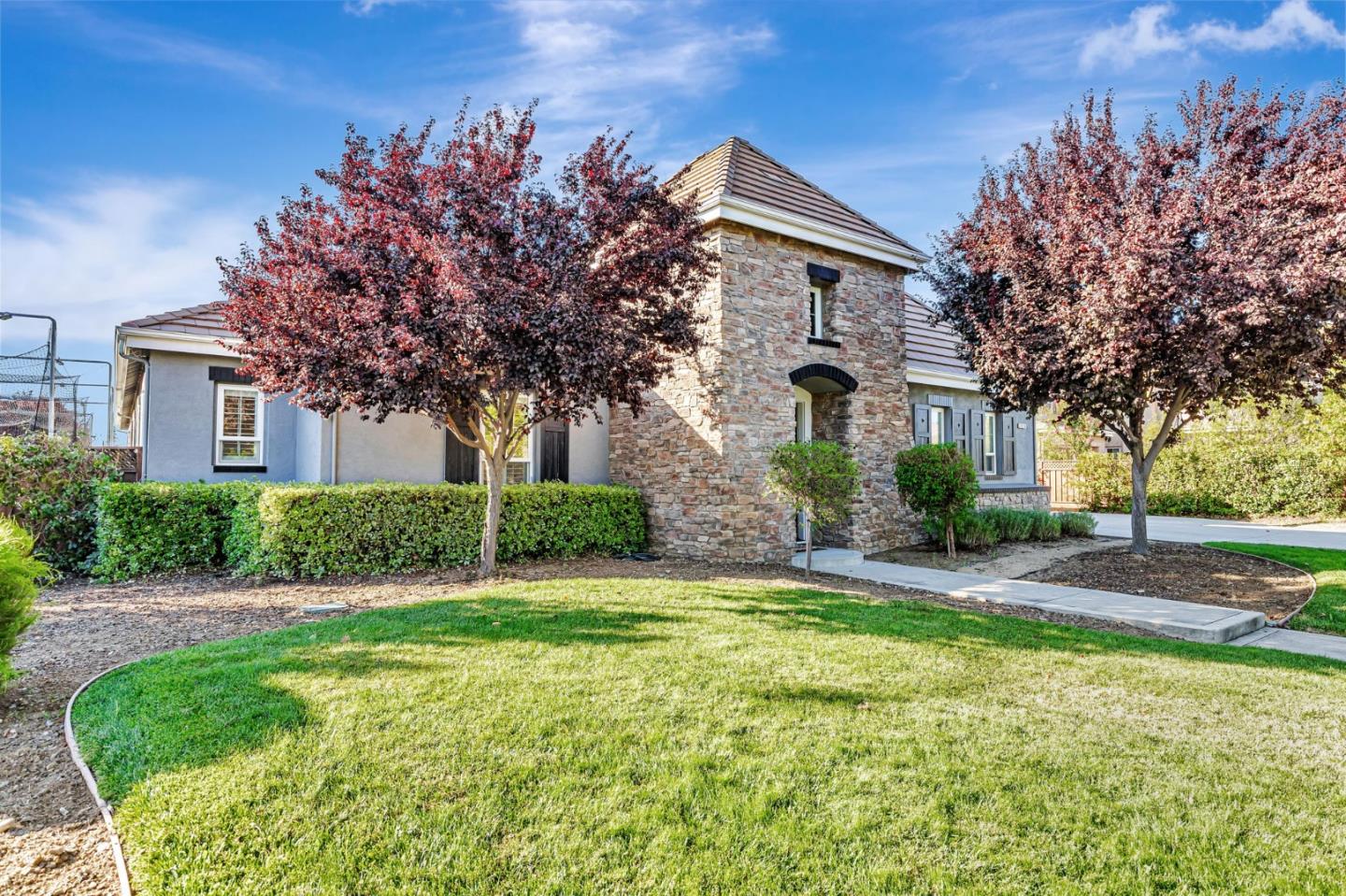 Detail Gallery Image 3 of 70 For 325 Peebles Ave, Morgan Hill,  CA 95037 - 5 Beds | 3/1 Baths