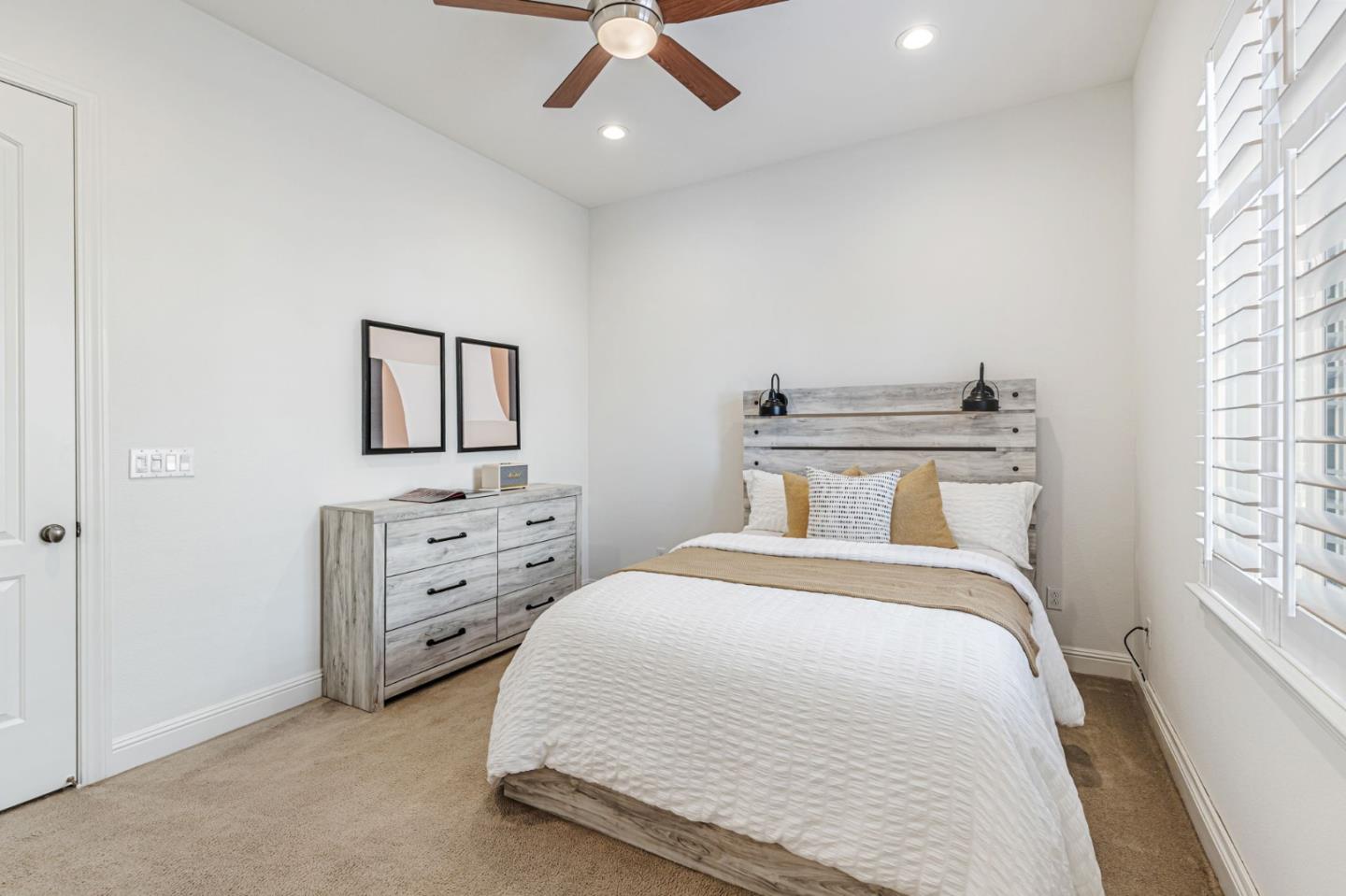 Detail Gallery Image 32 of 70 For 325 Peebles Ave, Morgan Hill,  CA 95037 - 5 Beds | 3/1 Baths
