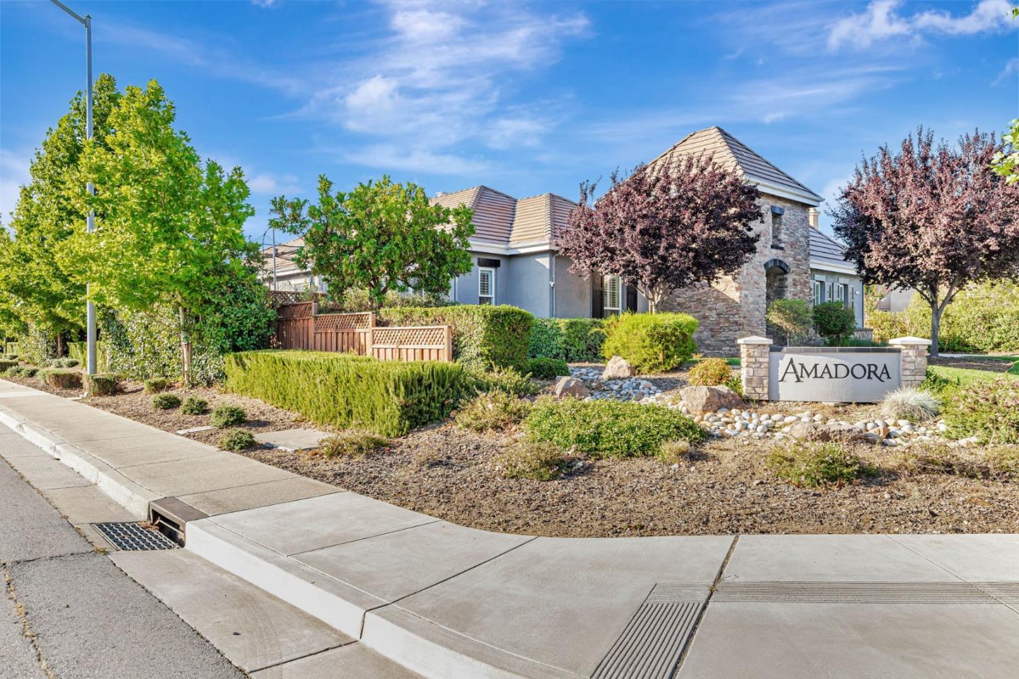 Detail Gallery Image 5 of 70 For 325 Peebles Ave, Morgan Hill,  CA 95037 - 5 Beds | 3/1 Baths