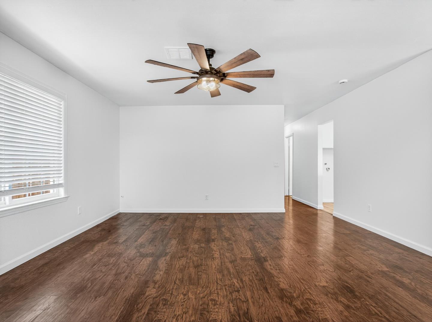 Detail Gallery Image 14 of 34 For 129 Kiwi St, Los Banos,  CA 93635 - 3 Beds | 1/1 Baths