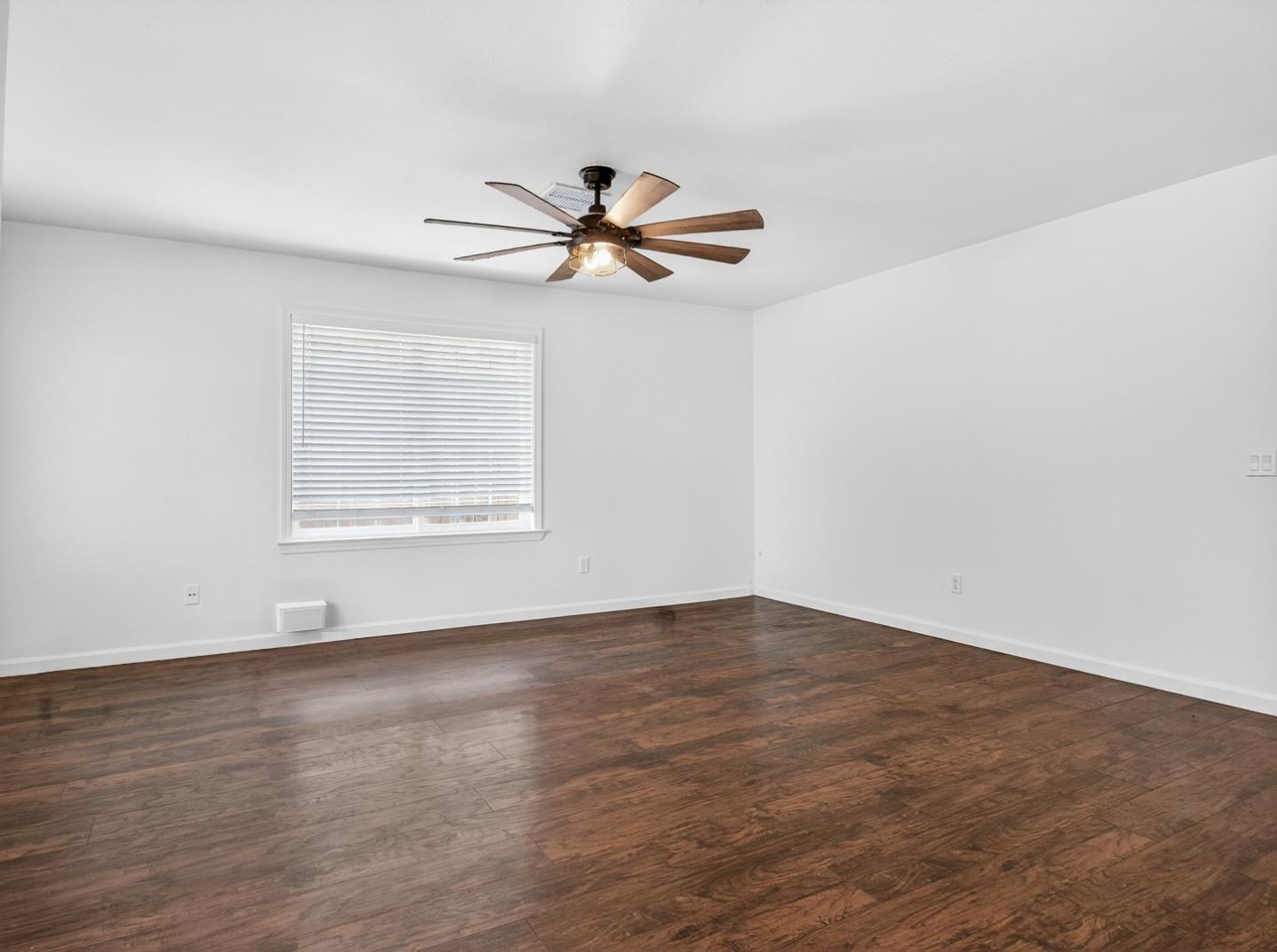 Detail Gallery Image 16 of 34 For 129 Kiwi St, Los Banos,  CA 93635 - 3 Beds | 1/1 Baths