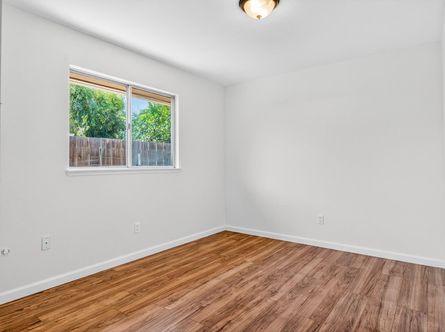 Detail Gallery Image 32 of 34 For 129 Kiwi St, Los Banos,  CA 93635 - 3 Beds | 1/1 Baths