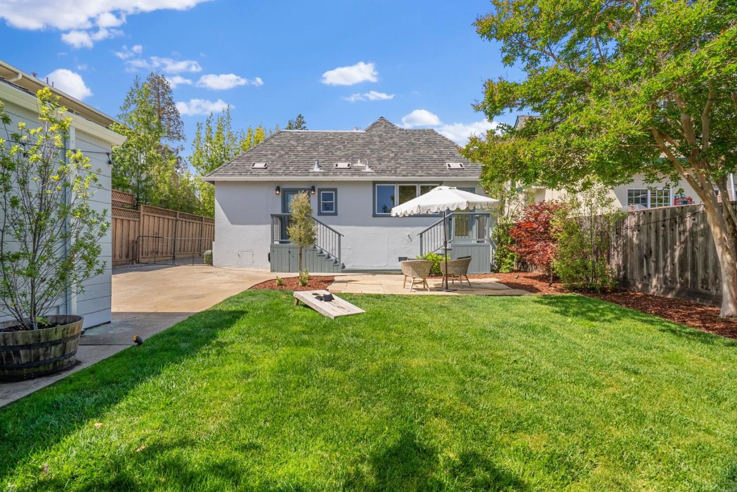 Detail Gallery Image 25 of 39 For 1223 Rhus St, San Mateo,  CA 94402 - 2 Beds | 1 Baths