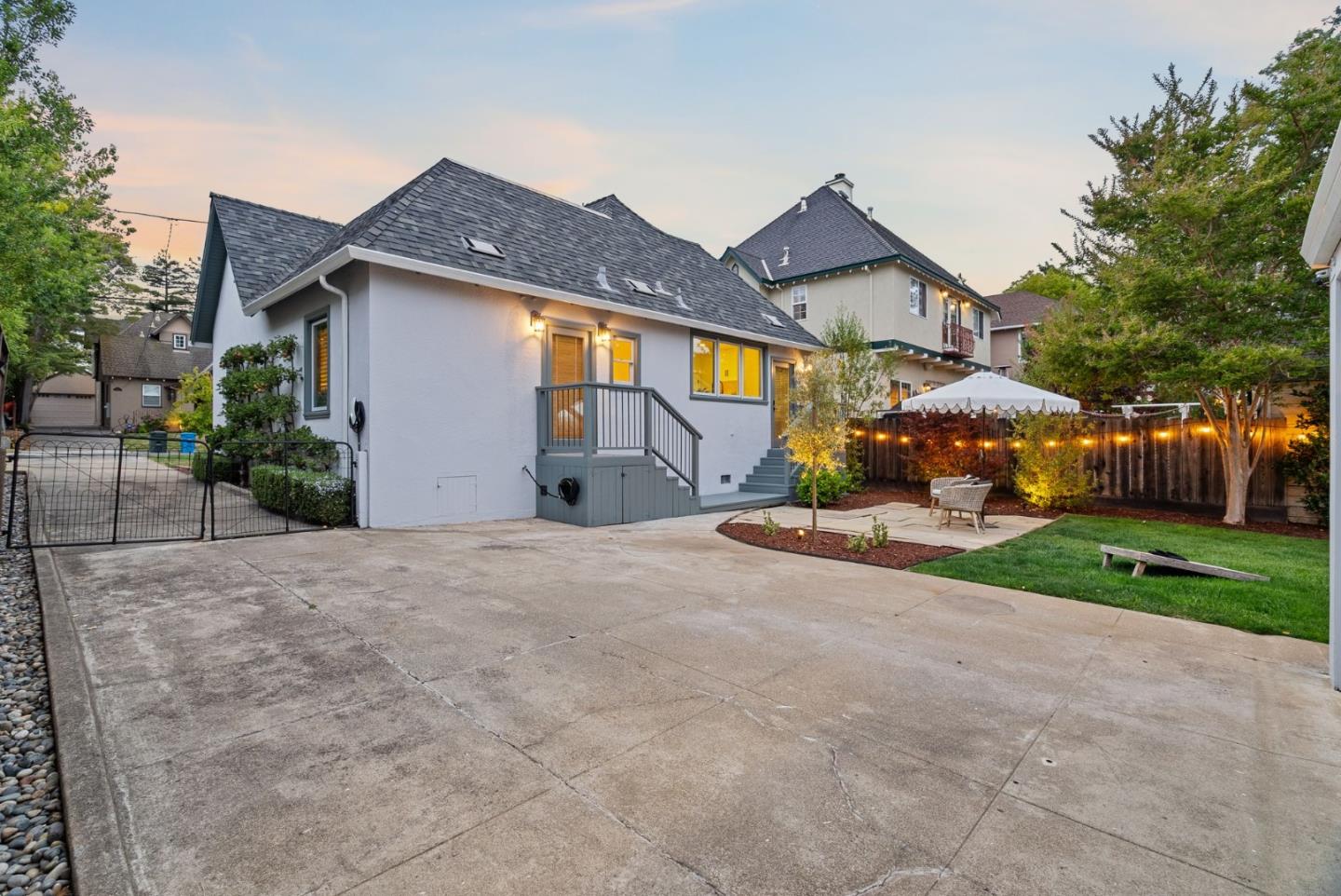 Detail Gallery Image 28 of 39 For 1223 Rhus St, San Mateo,  CA 94402 - 2 Beds | 1 Baths