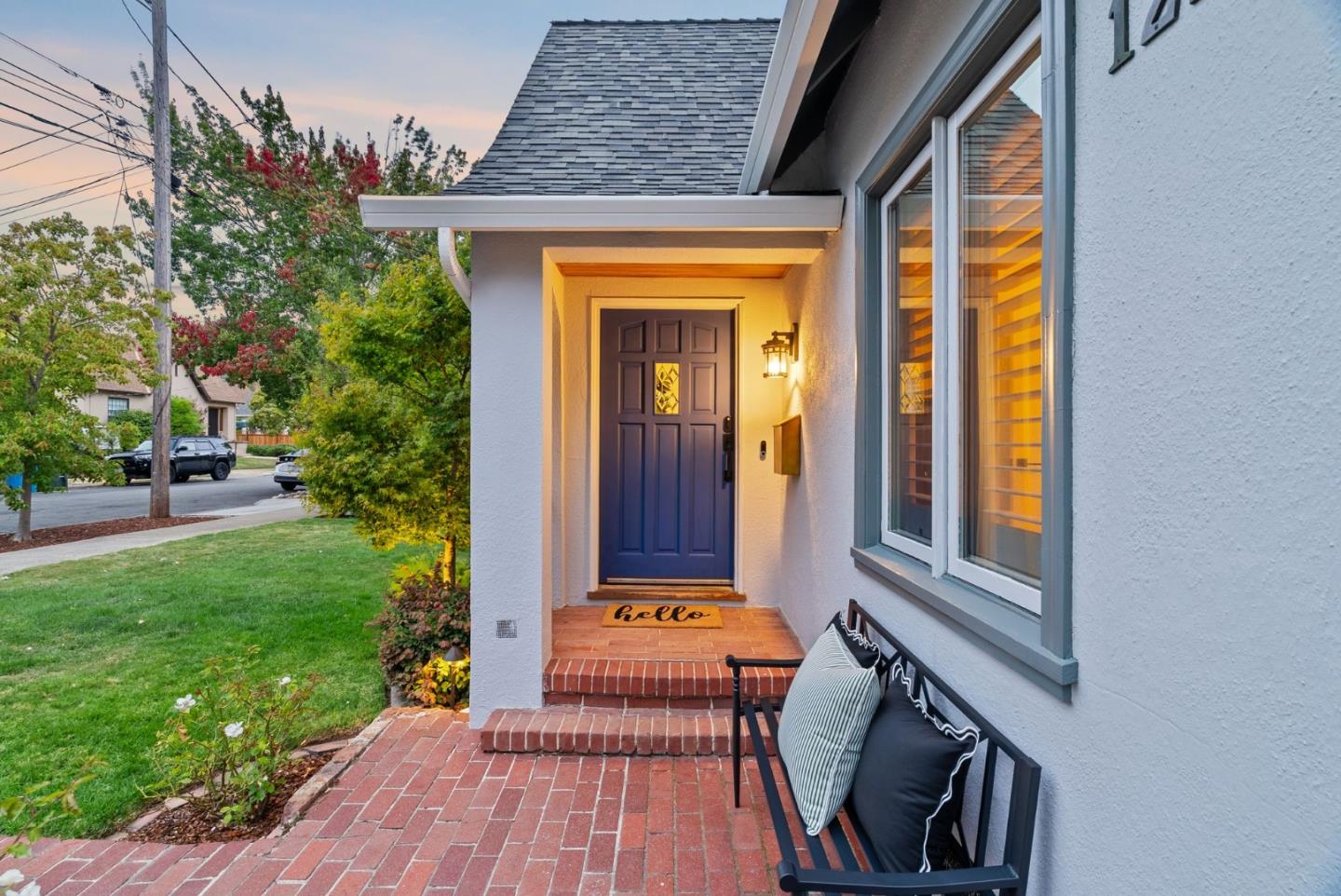 Detail Gallery Image 3 of 39 For 1223 Rhus St, San Mateo,  CA 94402 - 2 Beds | 1 Baths