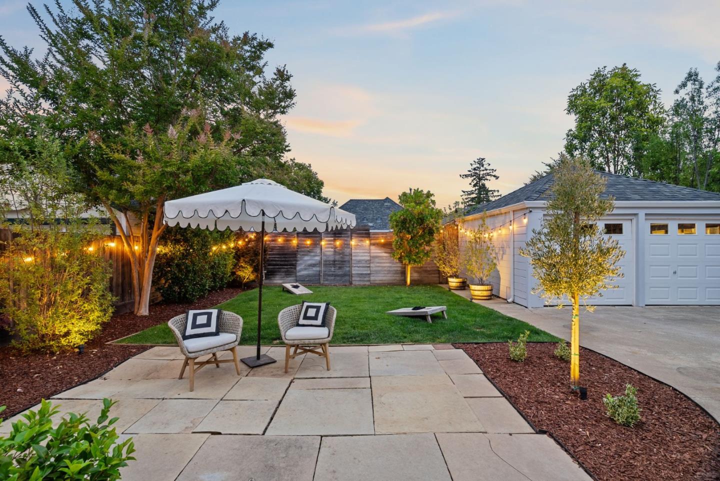 Detail Gallery Image 32 of 39 For 1223 Rhus St, San Mateo,  CA 94402 - 2 Beds | 1 Baths