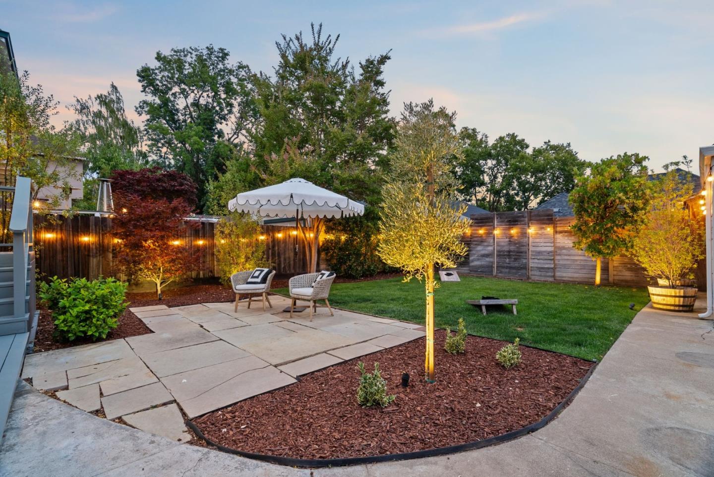 Detail Gallery Image 4 of 39 For 1223 Rhus St, San Mateo,  CA 94402 - 2 Beds | 1 Baths