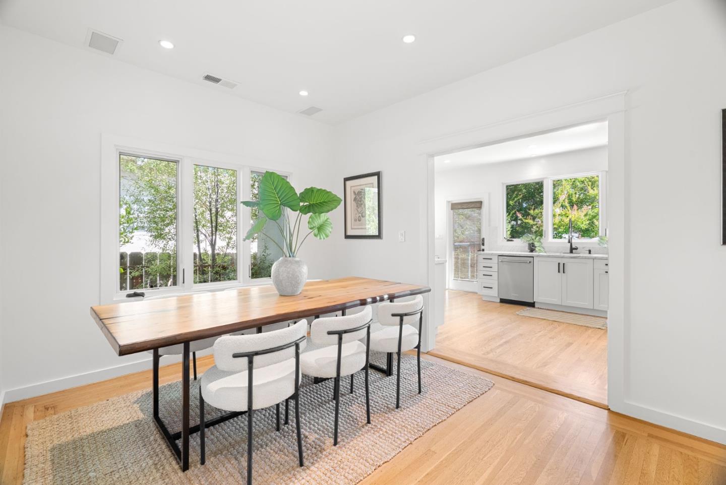Detail Gallery Image 8 of 39 For 1223 Rhus St, San Mateo,  CA 94402 - 2 Beds | 1 Baths