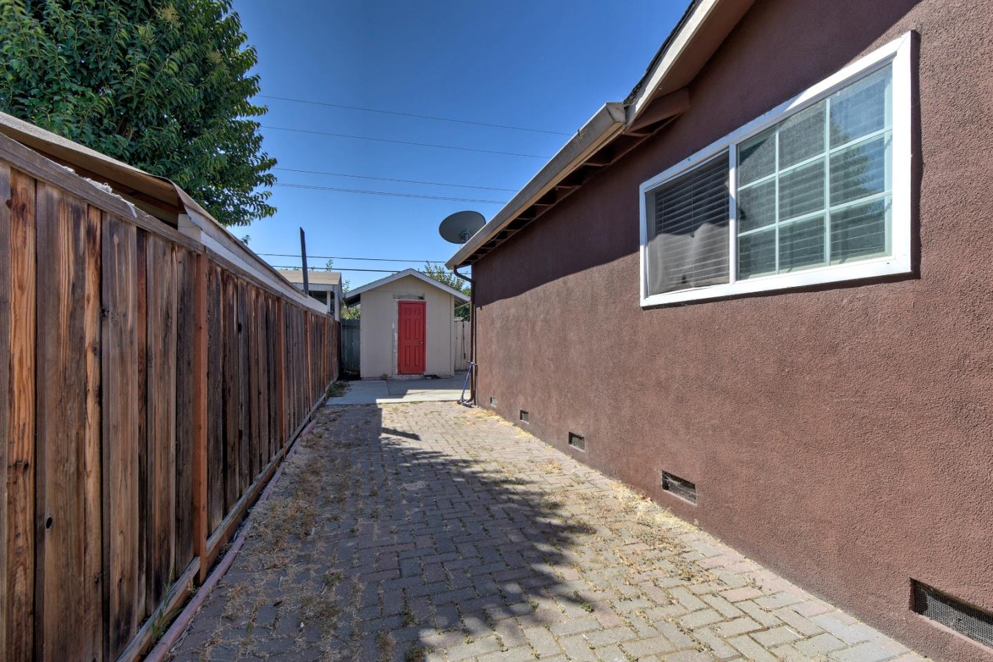 Detail Gallery Image 15 of 17 For 2428 Barlow Ave, San Jose,  CA 95122 - 3 Beds | 2 Baths
