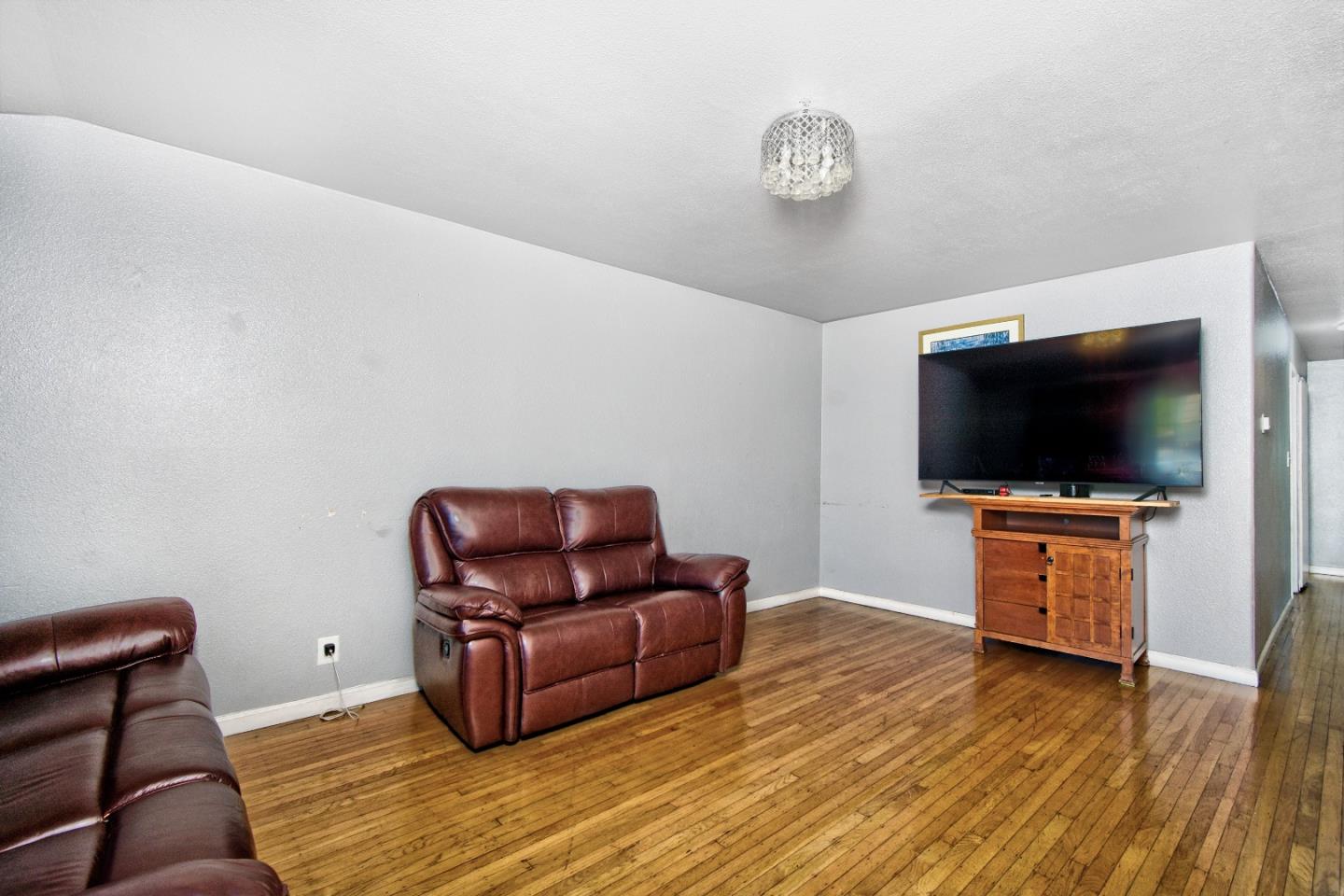 Detail Gallery Image 4 of 17 For 2428 Barlow Ave, San Jose,  CA 95122 - 3 Beds | 2 Baths
