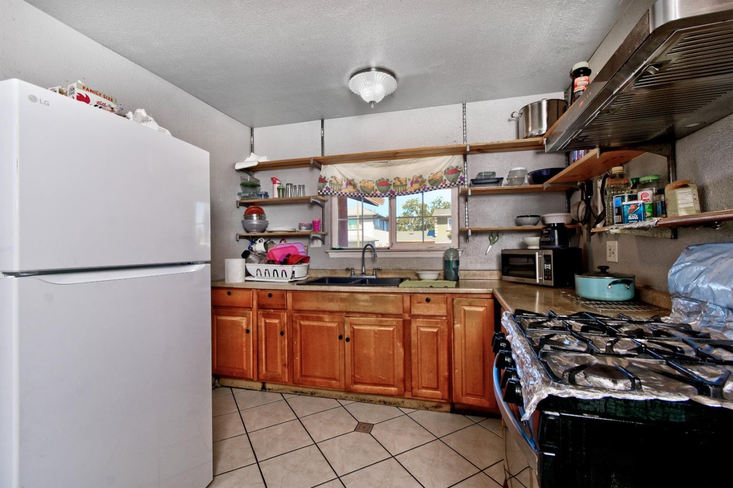 Detail Gallery Image 5 of 17 For 2428 Barlow Ave, San Jose,  CA 95122 - 3 Beds | 2 Baths