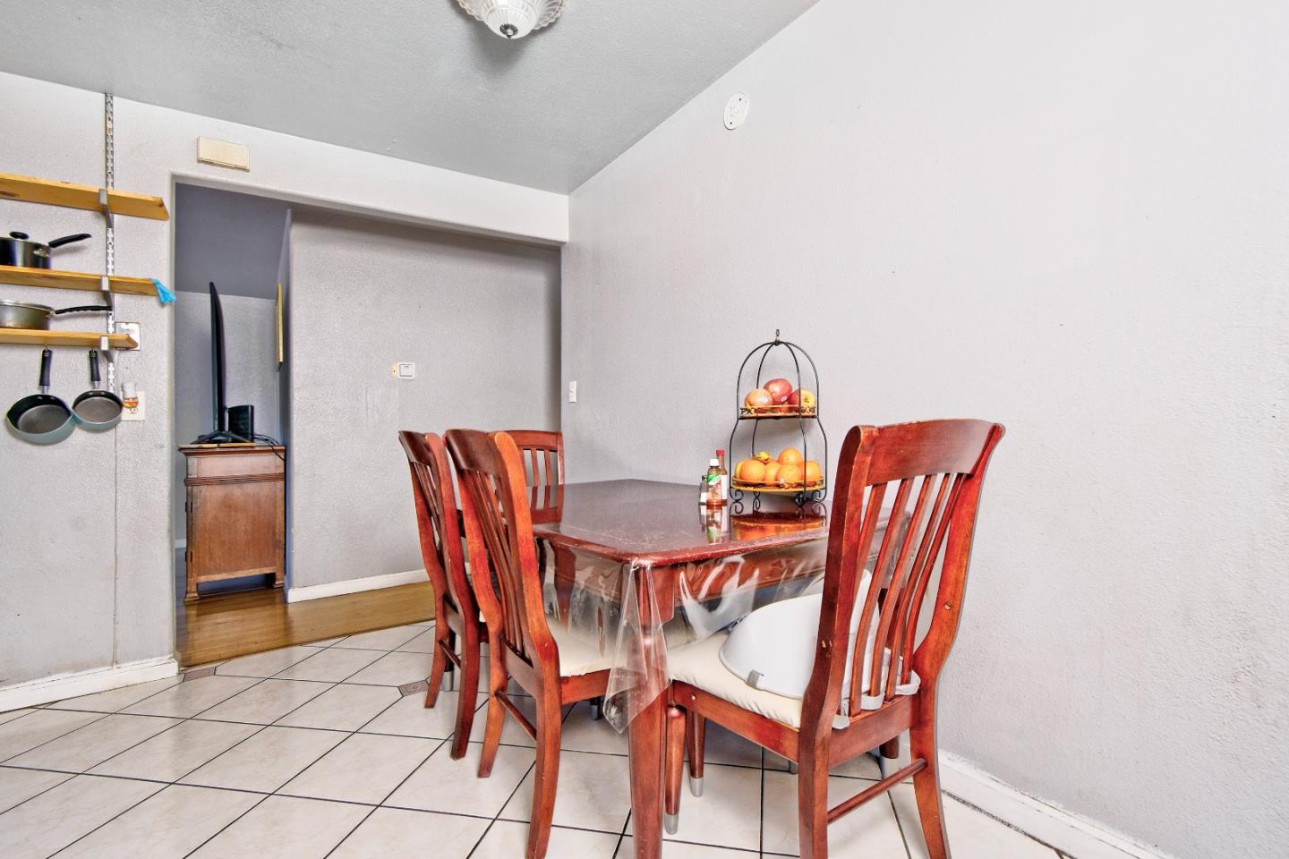 Detail Gallery Image 7 of 17 For 2428 Barlow Ave, San Jose,  CA 95122 - 3 Beds | 2 Baths