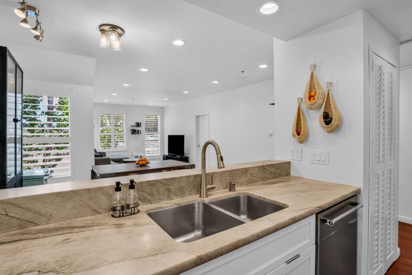 Detail Gallery Image 12 of 36 For 411 Park Ave #240,  San Jose,  CA 95110 - 2 Beds | 2 Baths