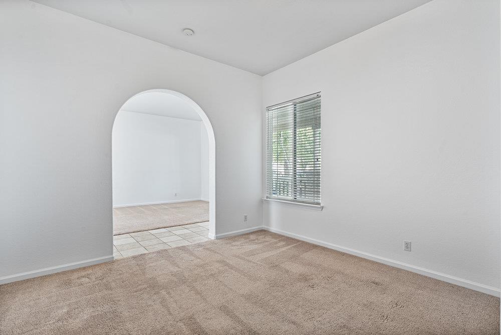 Detail Gallery Image 10 of 47 For 256 Murano St, Los Banos,  CA 93635 - 4 Beds | 2 Baths