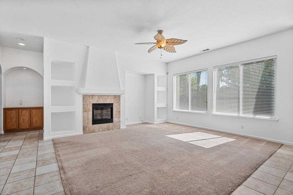 Detail Gallery Image 13 of 47 For 256 Murano St, Los Banos,  CA 93635 - 4 Beds | 2 Baths
