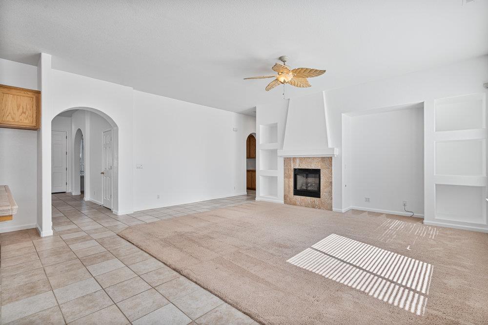 Detail Gallery Image 14 of 47 For 256 Murano St, Los Banos,  CA 93635 - 4 Beds | 2 Baths