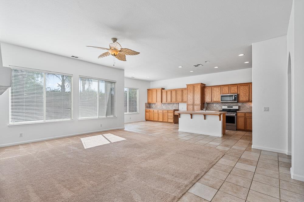 Detail Gallery Image 15 of 47 For 256 Murano St, Los Banos,  CA 93635 - 4 Beds | 2 Baths