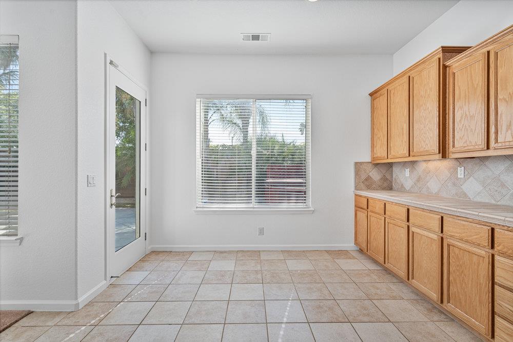Detail Gallery Image 19 of 47 For 256 Murano St, Los Banos,  CA 93635 - 4 Beds | 2 Baths