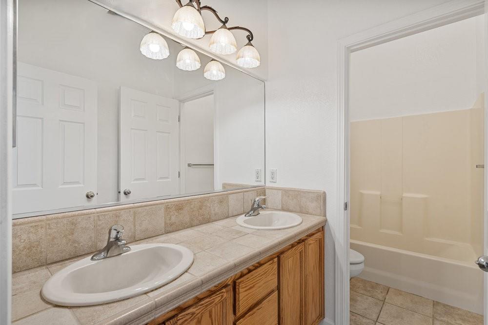Detail Gallery Image 29 of 47 For 256 Murano St, Los Banos,  CA 93635 - 4 Beds | 2 Baths