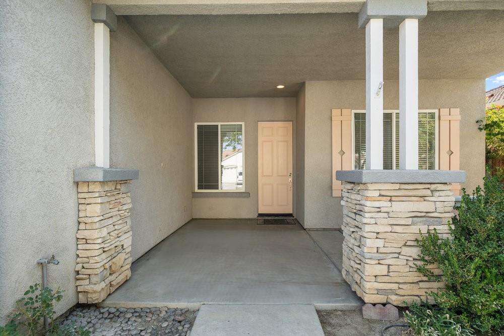 Detail Gallery Image 3 of 47 For 256 Murano St, Los Banos,  CA 93635 - 4 Beds | 2 Baths