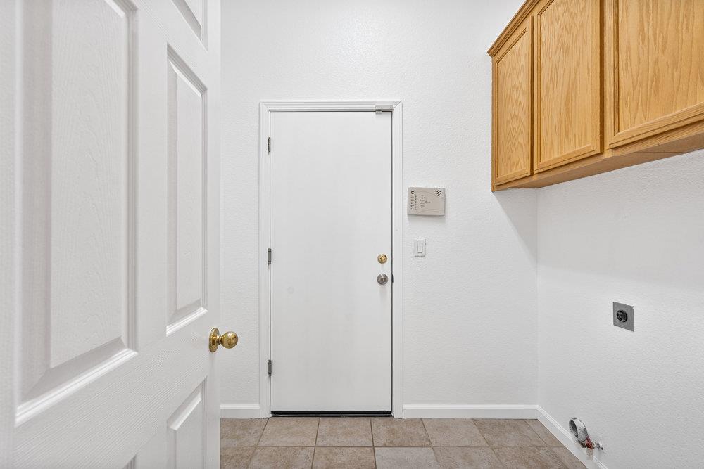 Detail Gallery Image 37 of 47 For 256 Murano St, Los Banos,  CA 93635 - 4 Beds | 2 Baths