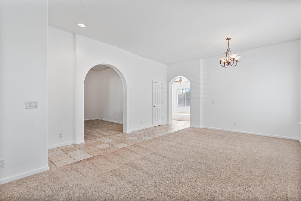 Detail Gallery Image 7 of 47 For 256 Murano St, Los Banos,  CA 93635 - 4 Beds | 2 Baths