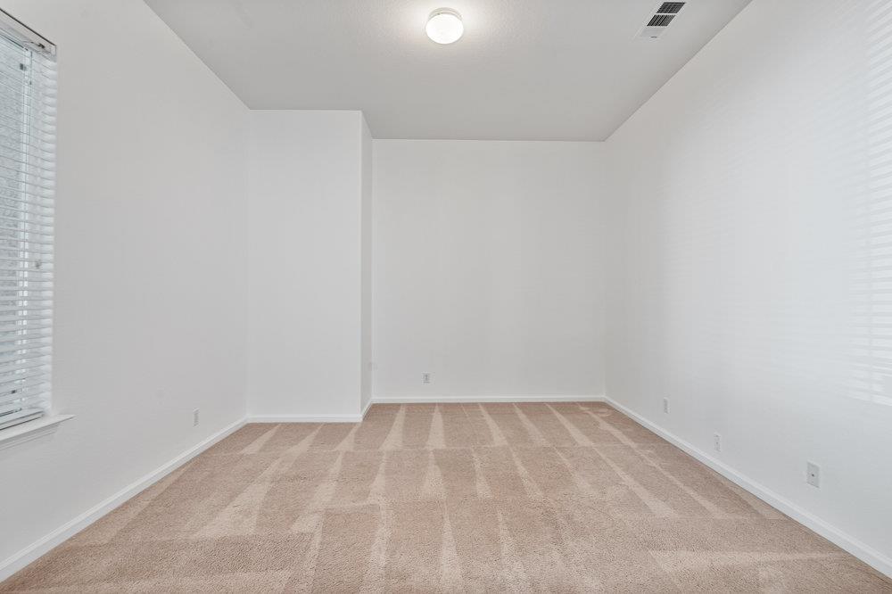 Detail Gallery Image 9 of 47 For 256 Murano St, Los Banos,  CA 93635 - 4 Beds | 2 Baths
