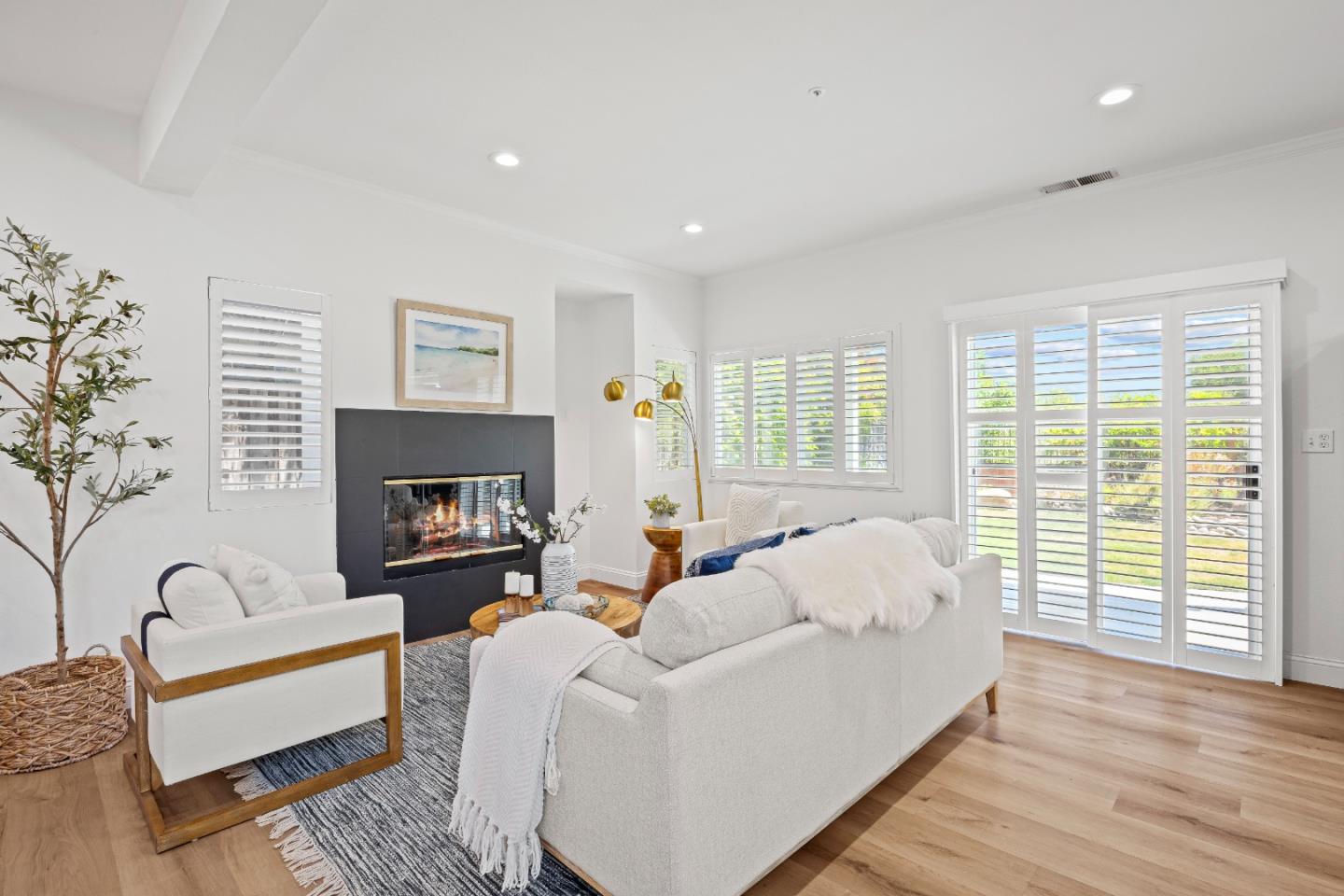 Detail Gallery Image 14 of 59 For 25365 Jasmine Ct, Salinas,  CA 93908 - 3 Beds | 2/1 Baths