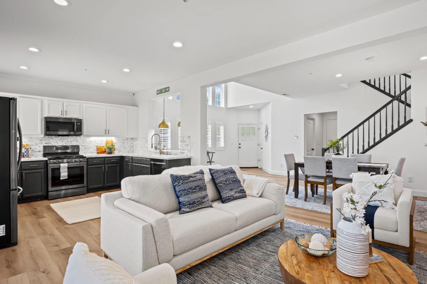 Detail Gallery Image 18 of 59 For 25365 Jasmine Ct, Salinas,  CA 93908 - 3 Beds | 2/1 Baths
