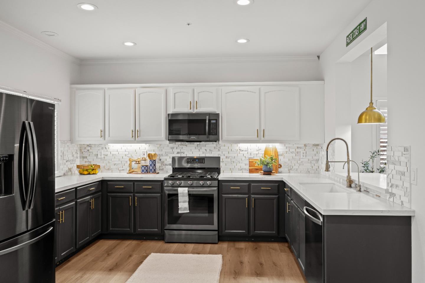 Detail Gallery Image 19 of 59 For 25365 Jasmine Ct, Salinas,  CA 93908 - 3 Beds | 2/1 Baths