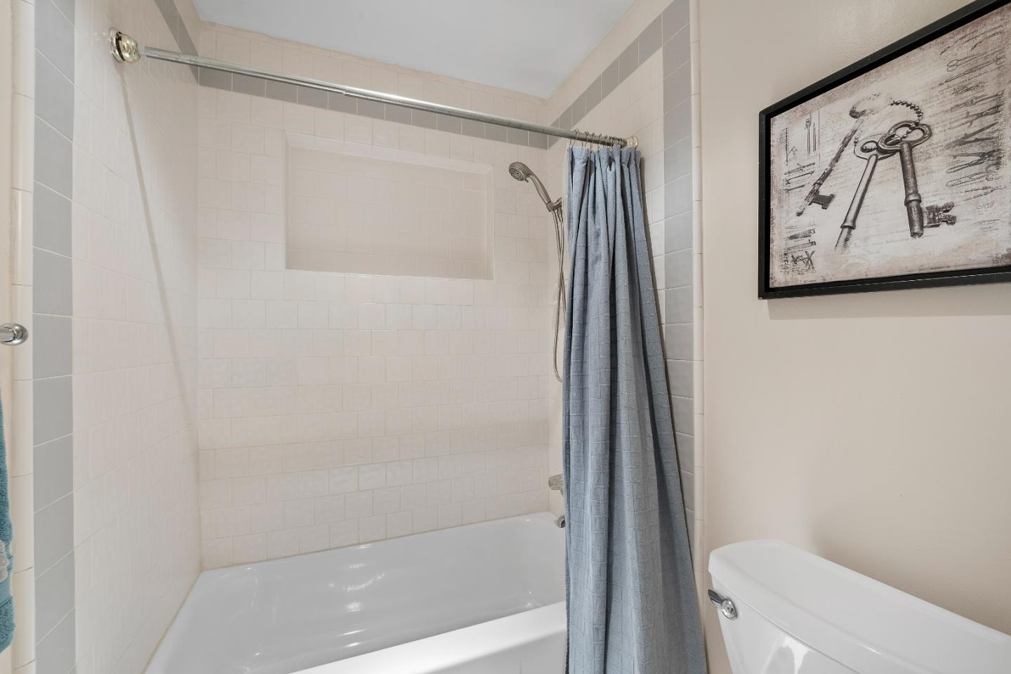 Detail Gallery Image 17 of 43 For 708 Blackfoot Ct, San Jose,  CA 95123 - 4 Beds | 2/1 Baths