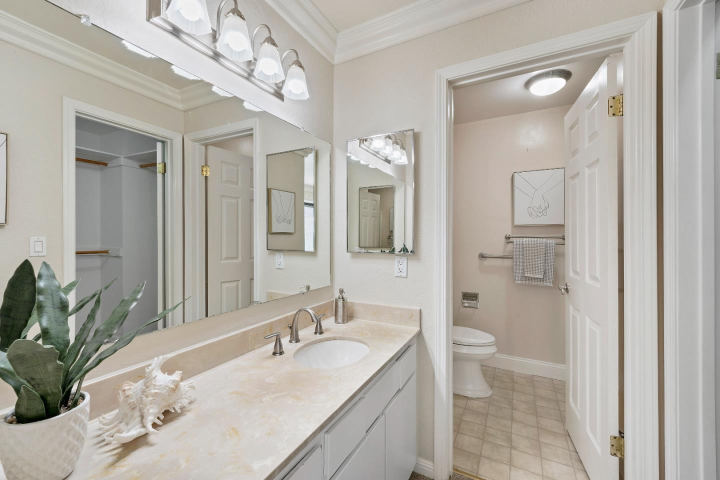Detail Gallery Image 21 of 43 For 708 Blackfoot Ct, San Jose,  CA 95123 - 4 Beds | 2/1 Baths