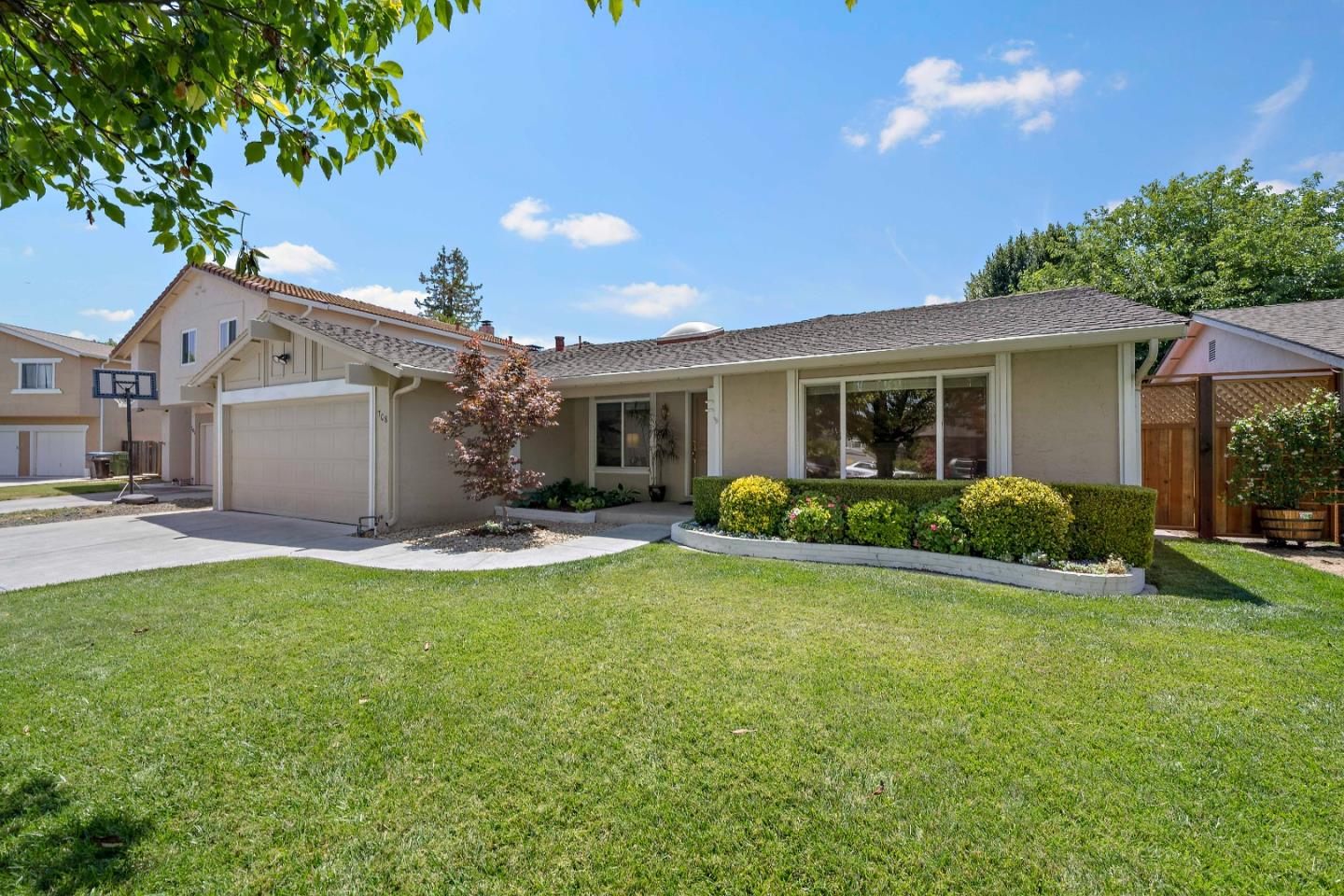 Detail Gallery Image 3 of 43 For 708 Blackfoot Ct, San Jose,  CA 95123 - 4 Beds | 2/1 Baths