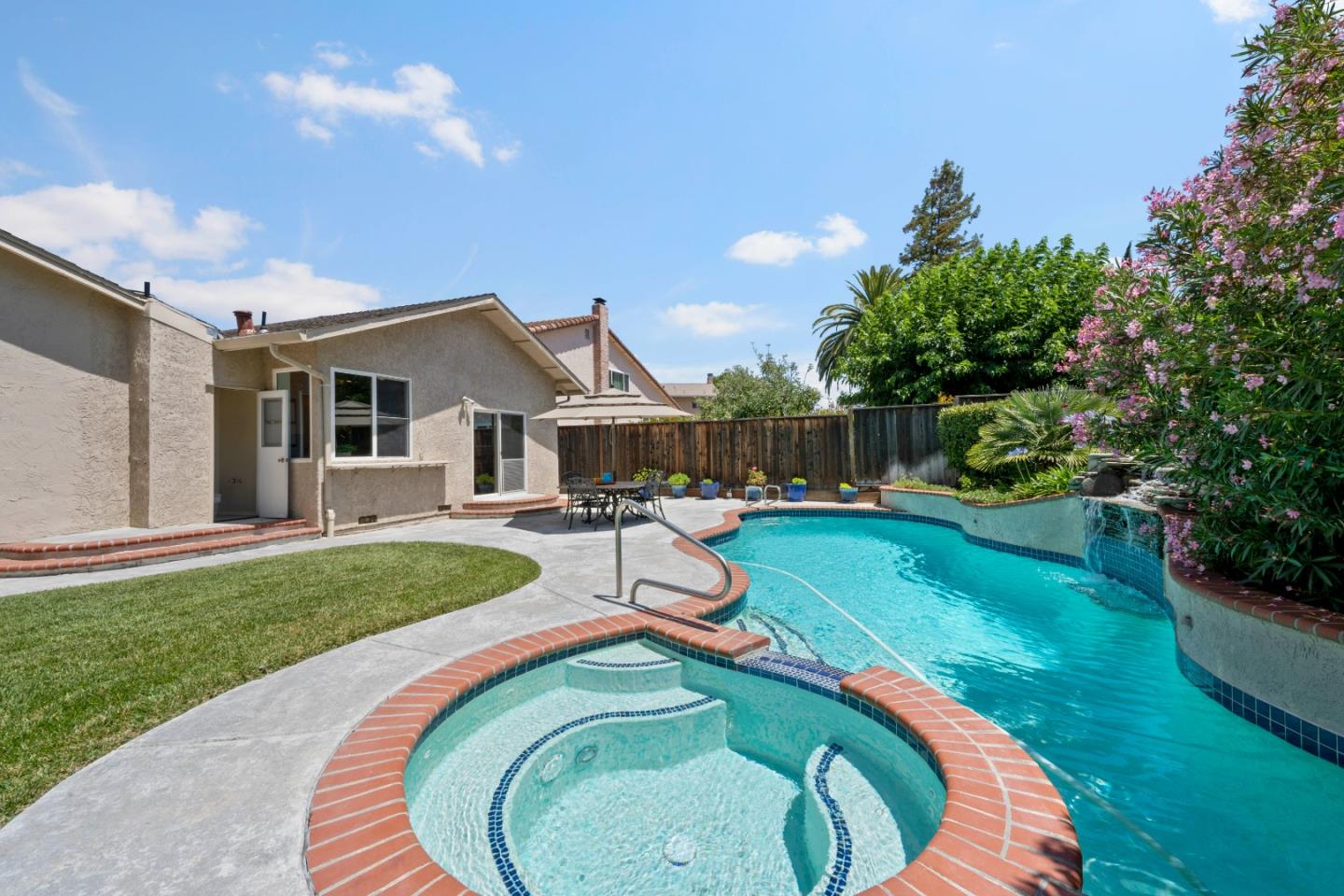 Detail Gallery Image 38 of 43 For 708 Blackfoot Ct, San Jose,  CA 95123 - 4 Beds | 2/1 Baths
