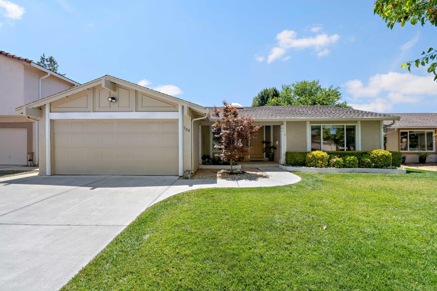 Detail Gallery Image 4 of 43 For 708 Blackfoot Ct, San Jose,  CA 95123 - 4 Beds | 2/1 Baths
