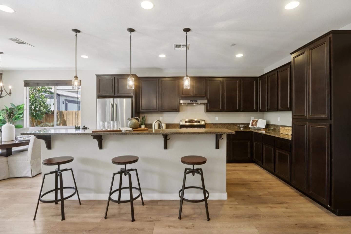 Detail Gallery Image 11 of 32 For 812 Geronimo St, Gilroy,  CA 95020 - 4 Beds | 2 Baths
