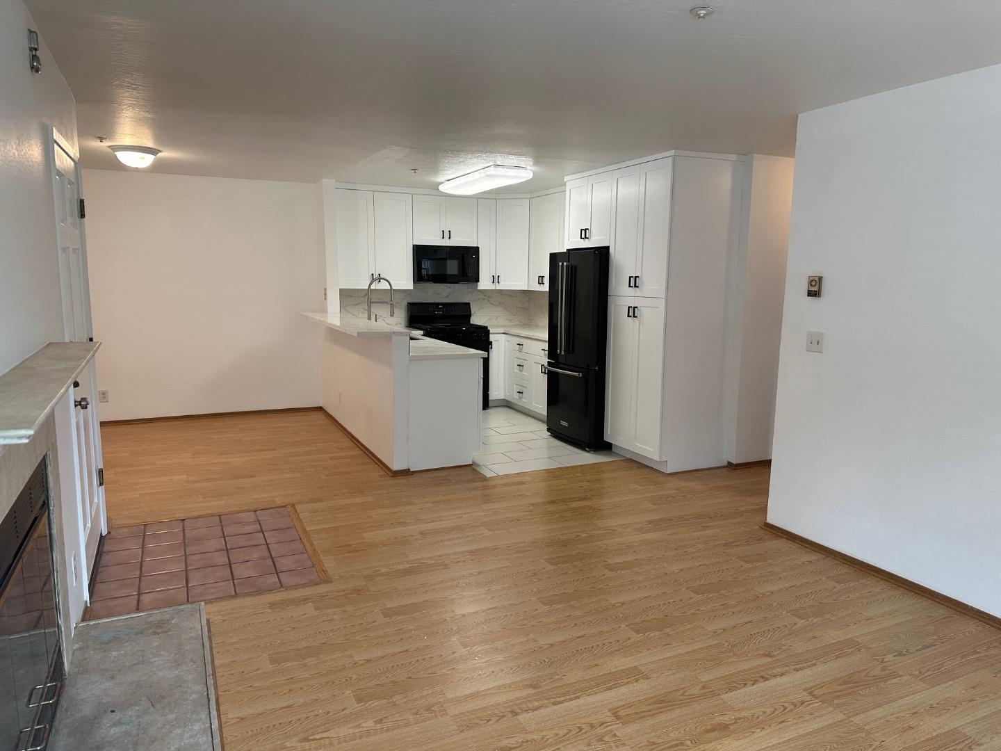 Detail Gallery Image 11 of 48 For 808 Red Leaf Ct, San Francisco,  CA 94134 - 2 Beds | 2 Baths