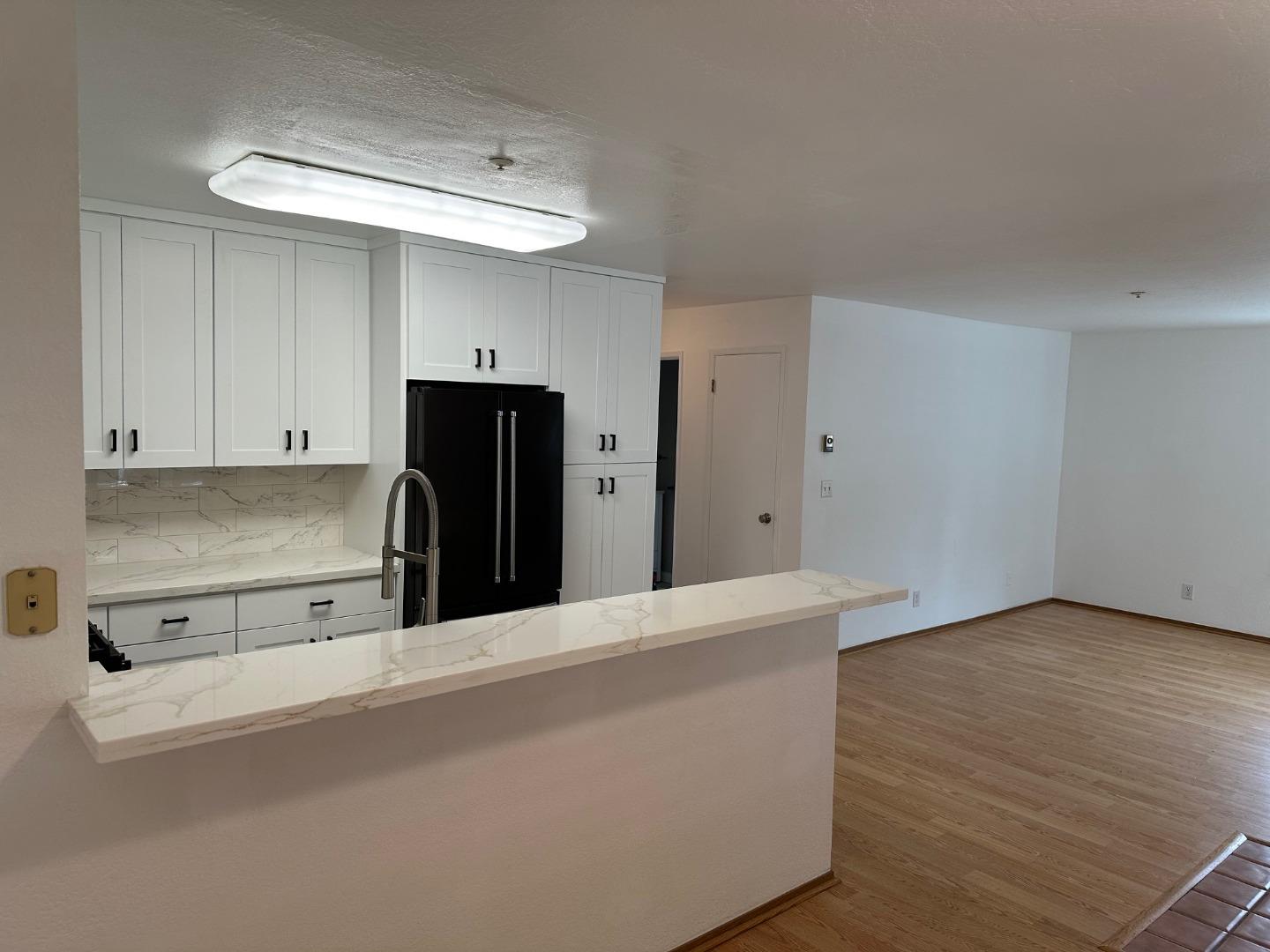 Detail Gallery Image 13 of 48 For 808 Red Leaf Ct, San Francisco,  CA 94134 - 2 Beds | 2 Baths