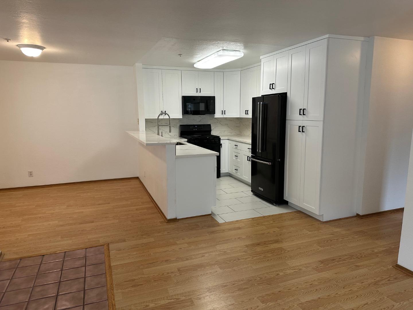 Detail Gallery Image 14 of 48 For 808 Red Leaf Ct, San Francisco,  CA 94134 - 2 Beds | 2 Baths