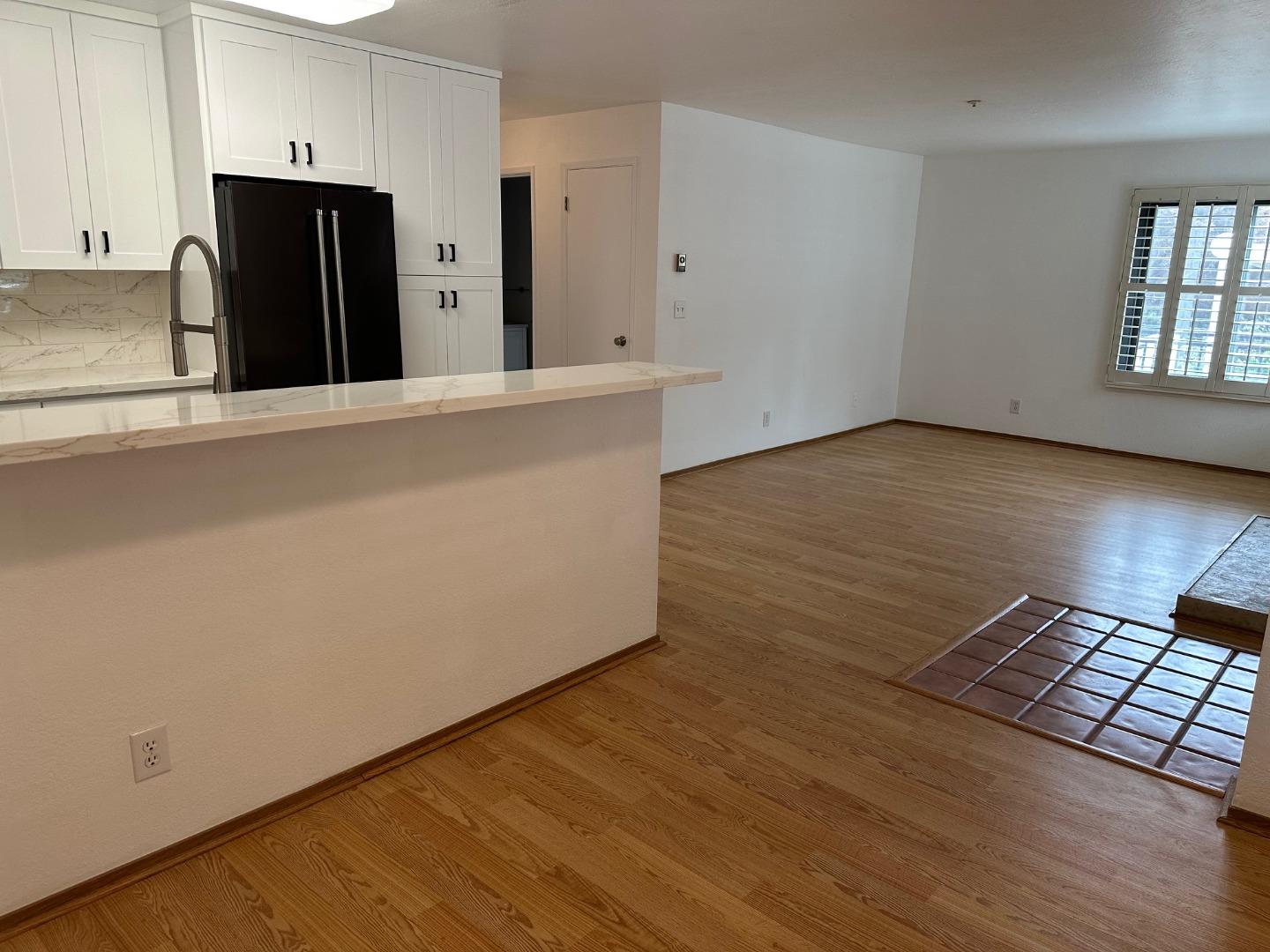 Detail Gallery Image 21 of 48 For 808 Red Leaf Ct, San Francisco,  CA 94134 - 2 Beds | 2 Baths