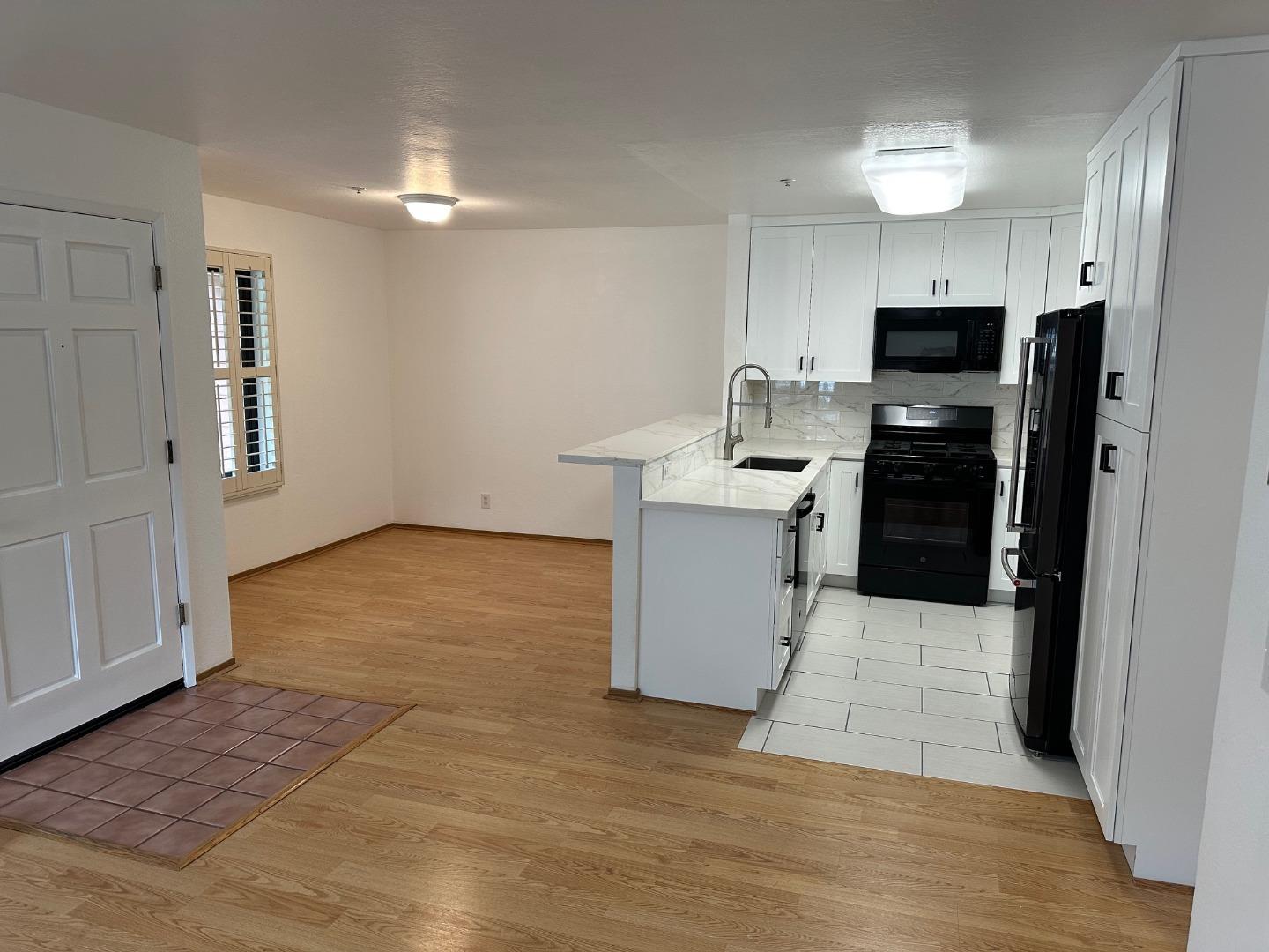Detail Gallery Image 26 of 48 For 808 Red Leaf Ct, San Francisco,  CA 94134 - 2 Beds | 2 Baths