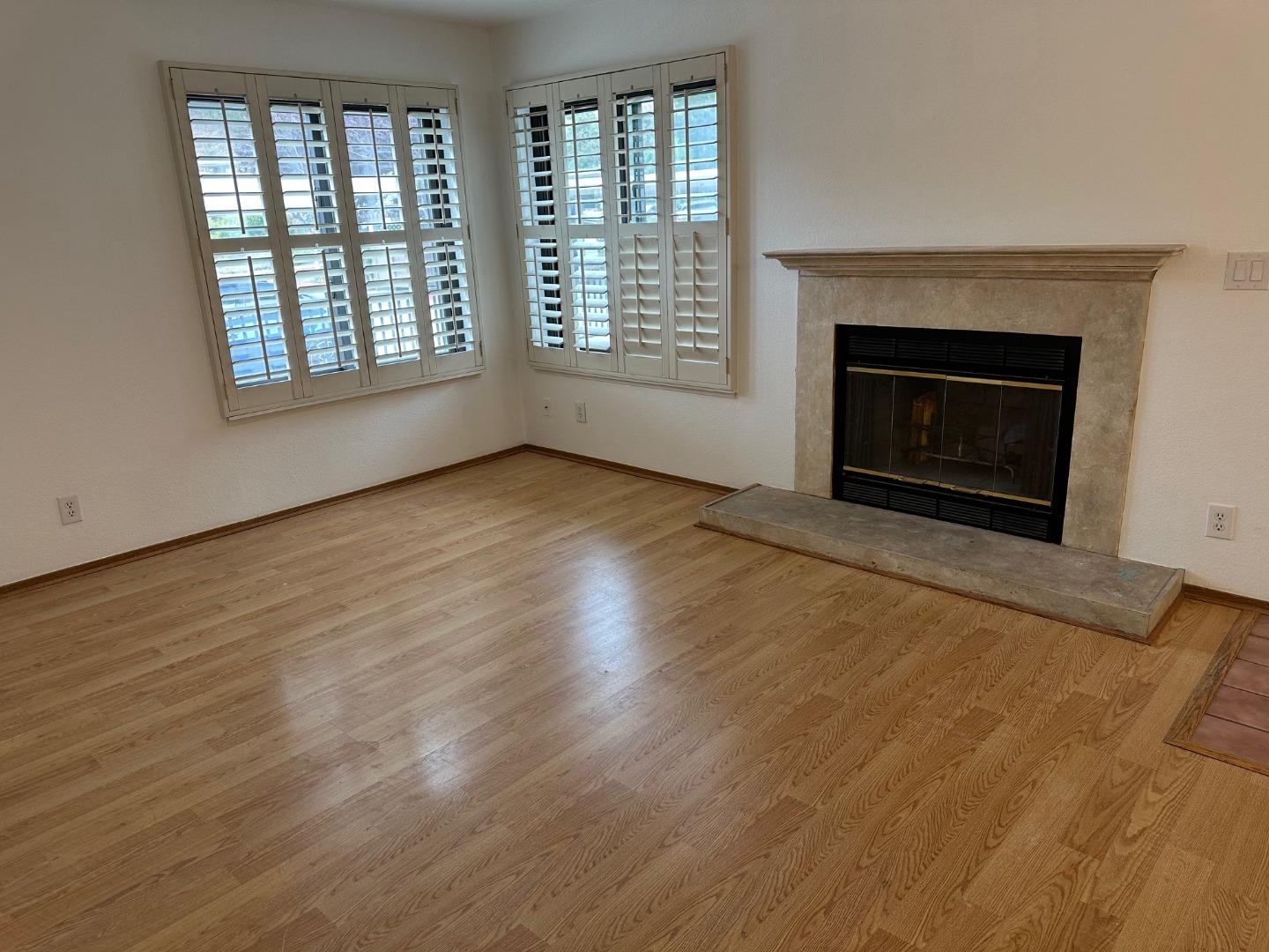 Detail Gallery Image 8 of 48 For 808 Red Leaf Ct, San Francisco,  CA 94134 - 2 Beds | 2 Baths