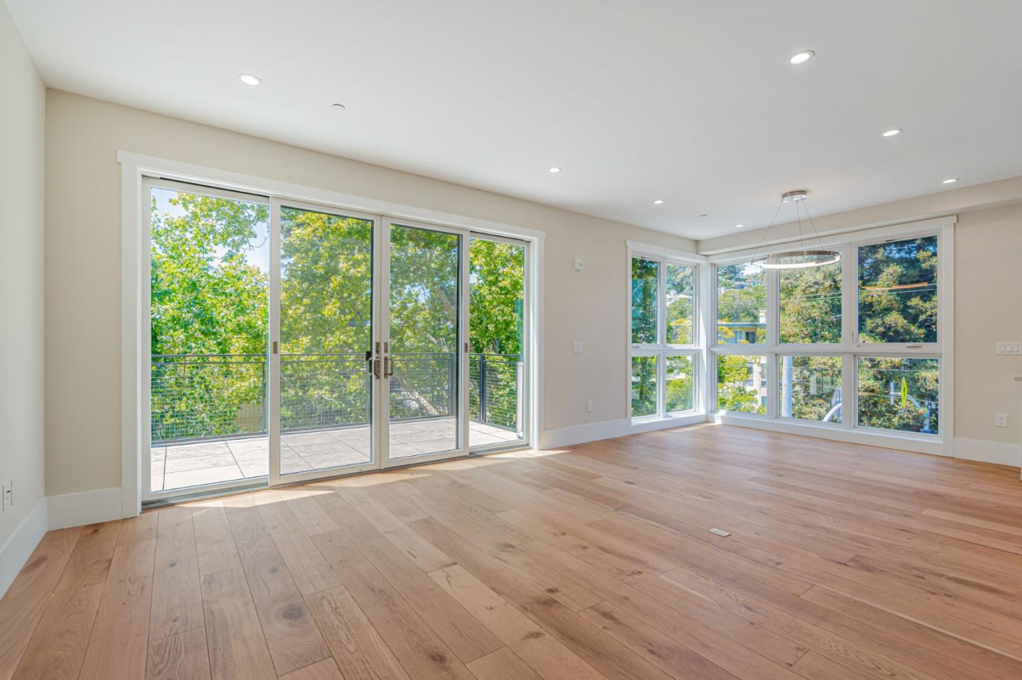 Detail Gallery Image 17 of 38 For 1667 San Carlos Ave #301,  San Carlos,  CA 94070 - 2 Beds | 2 Baths