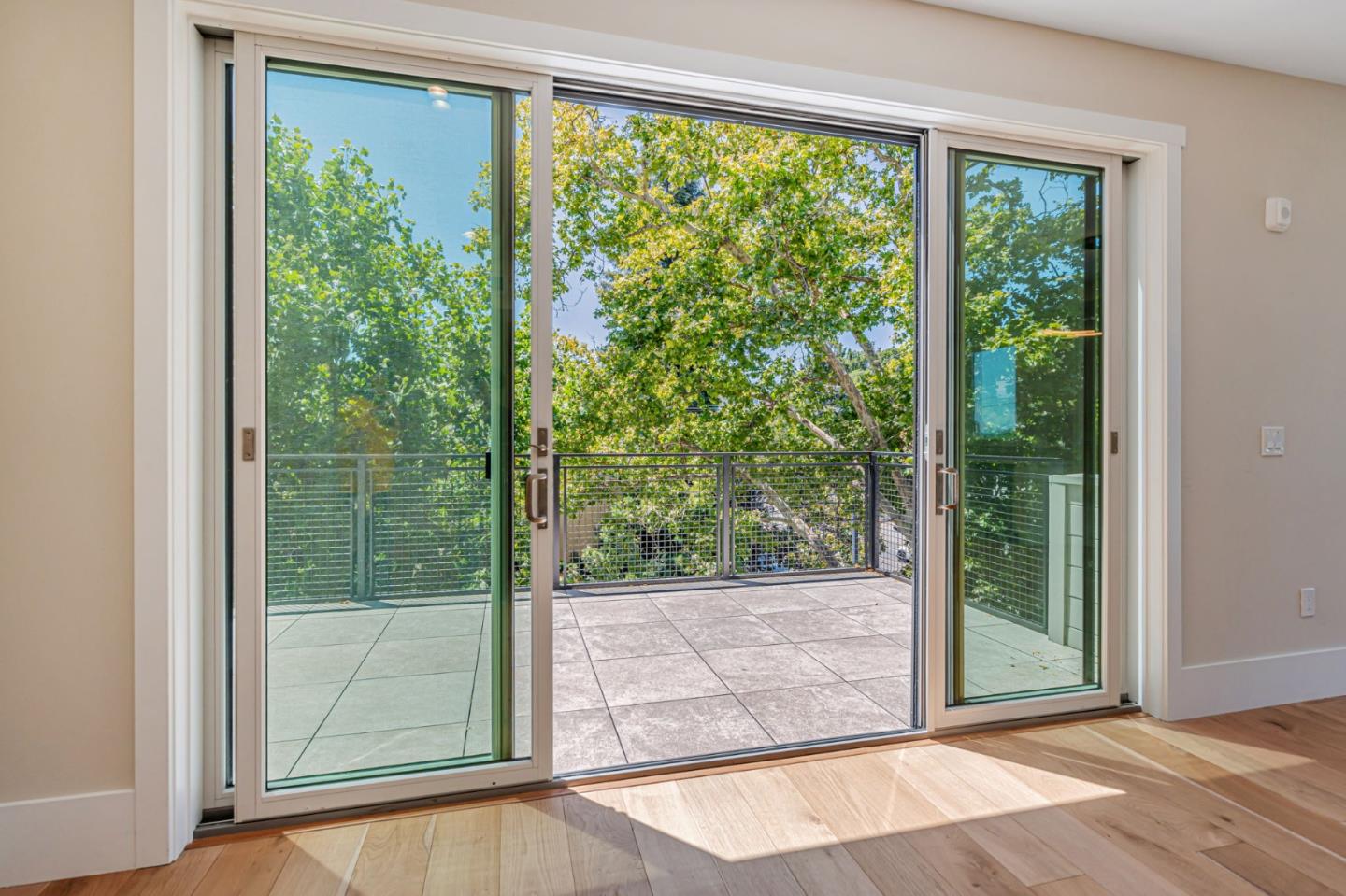 Detail Gallery Image 19 of 38 For 1667 San Carlos Ave #301,  San Carlos,  CA 94070 - 2 Beds | 2 Baths