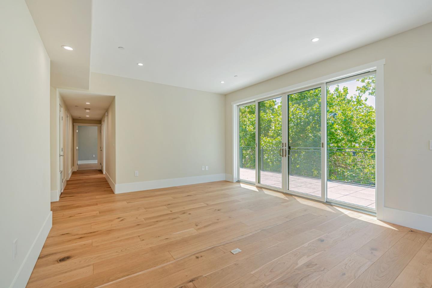 Detail Gallery Image 20 of 38 For 1667 San Carlos Ave #301,  San Carlos,  CA 94070 - 2 Beds | 2 Baths