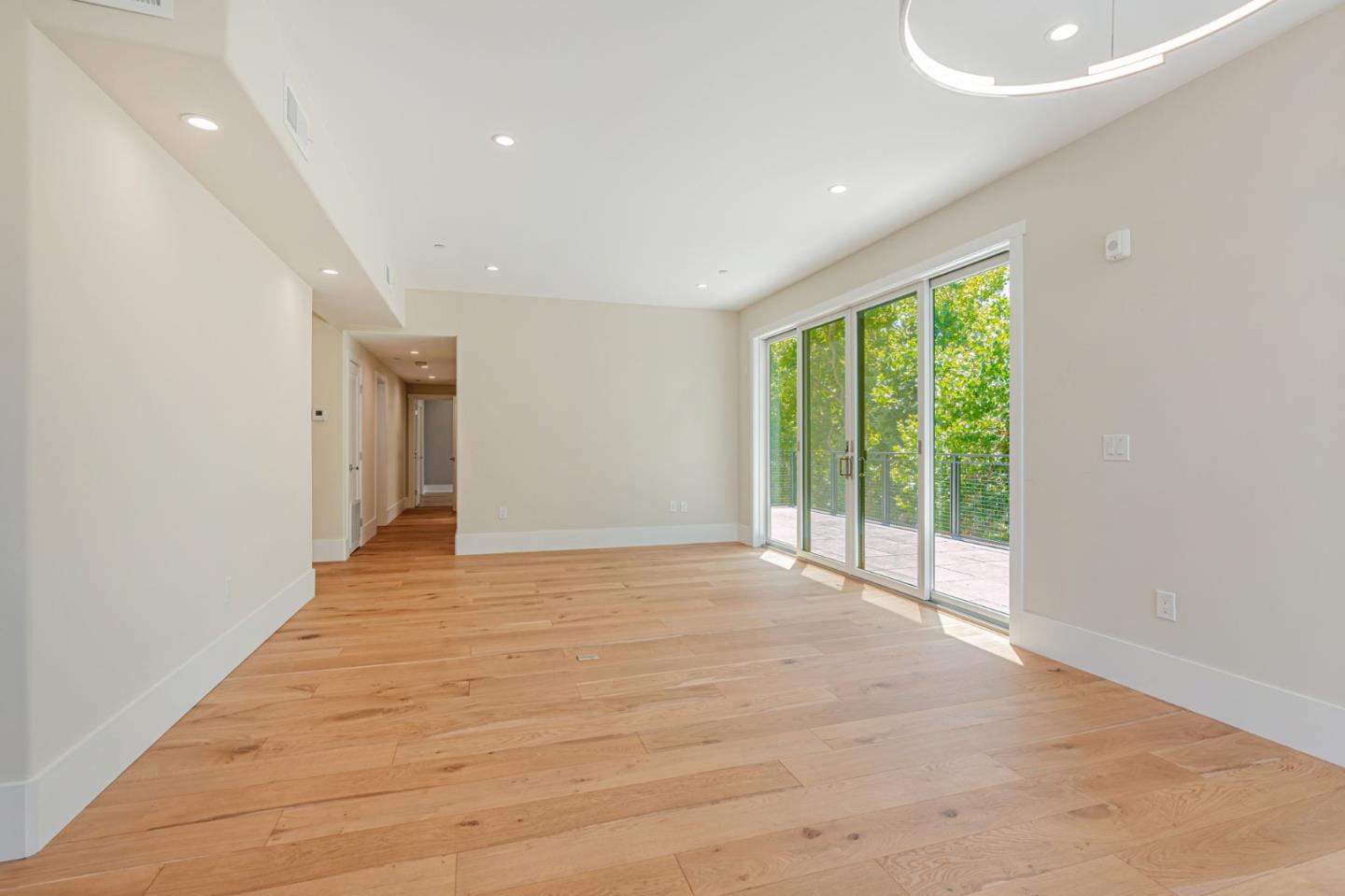 Detail Gallery Image 24 of 38 For 1667 San Carlos Ave #301,  San Carlos,  CA 94070 - 2 Beds | 2 Baths