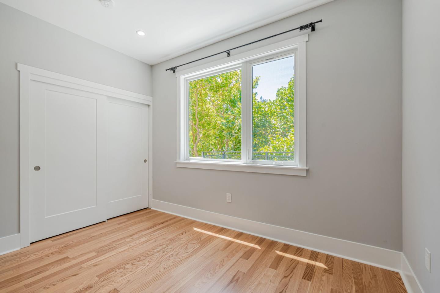 Detail Gallery Image 29 of 38 For 1667 San Carlos Ave #301,  San Carlos,  CA 94070 - 2 Beds | 2 Baths
