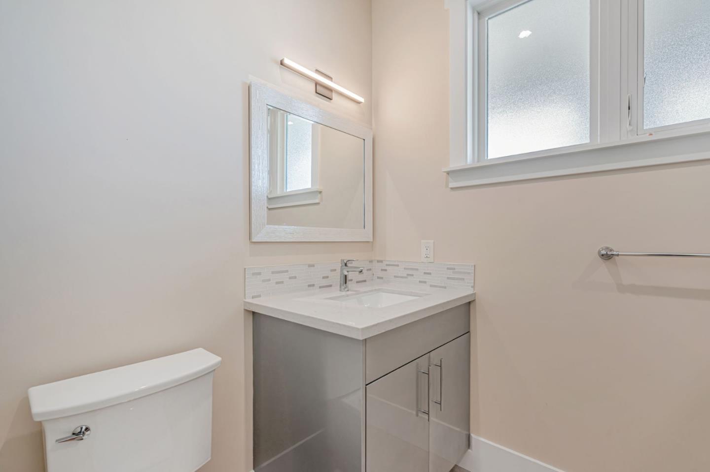 Detail Gallery Image 32 of 38 For 1667 San Carlos Ave #301,  San Carlos,  CA 94070 - 2 Beds | 2 Baths