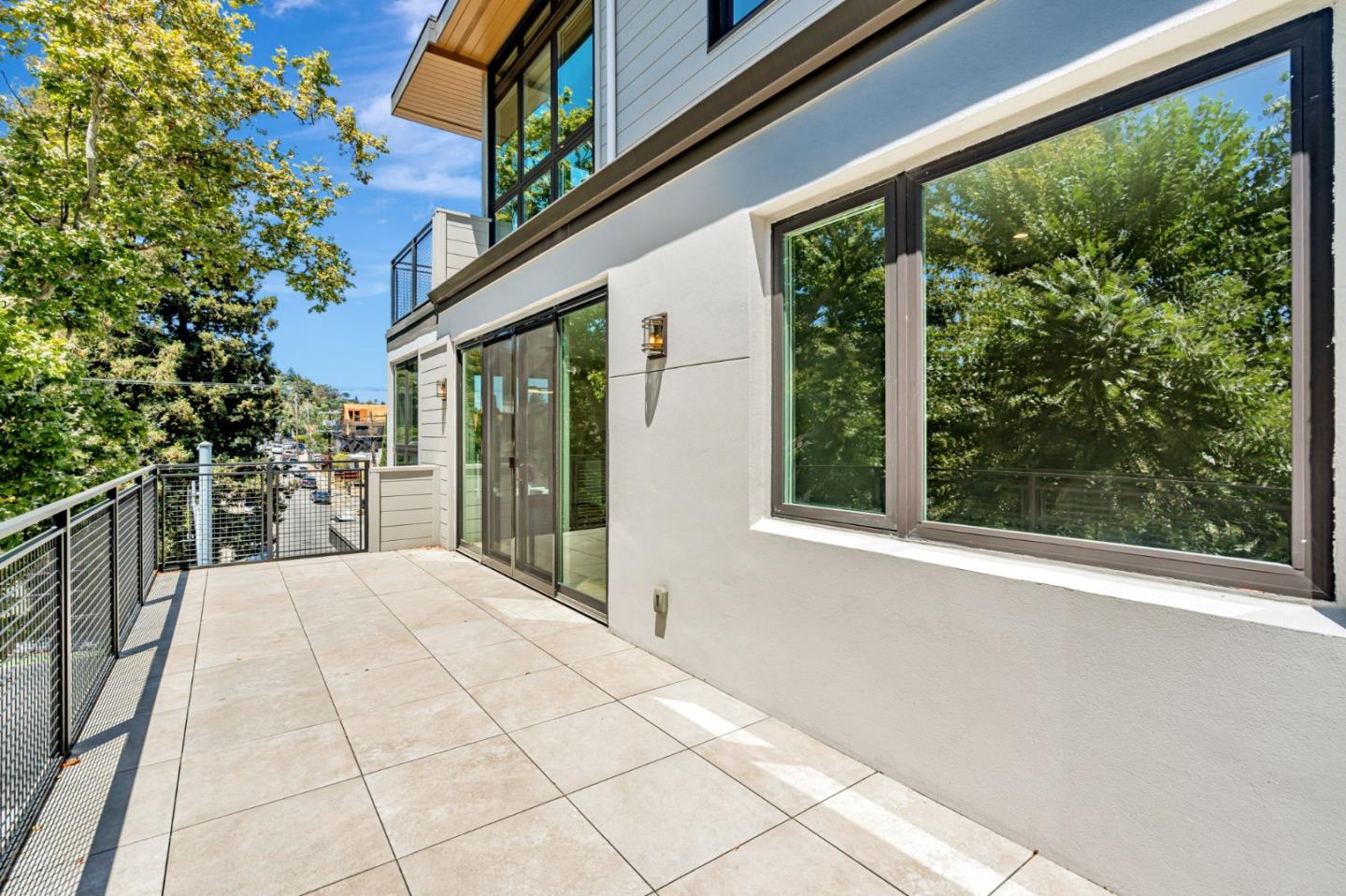 Detail Gallery Image 35 of 38 For 1667 San Carlos Ave #301,  San Carlos,  CA 94070 - 2 Beds | 2 Baths